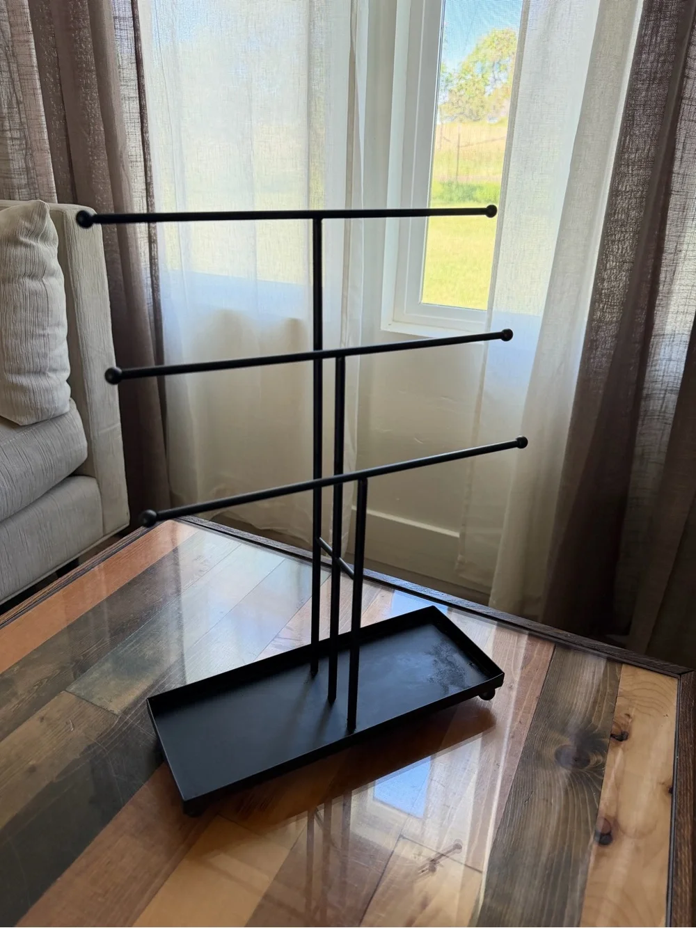 Amazon Black Metal T-Bar Jewelry Organizer Stand